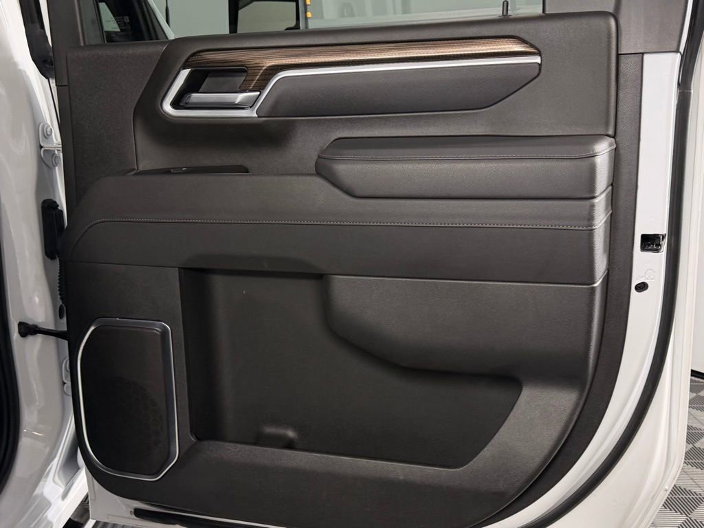 Used 2025 Chevrolet Silverado 2500 LT w/ Convenience Package image 33