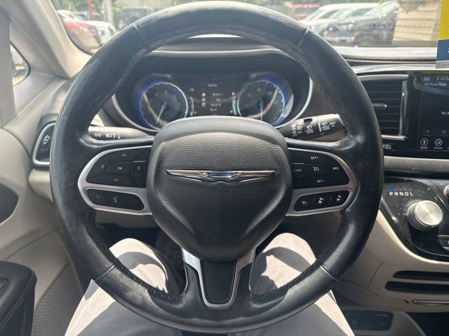 Used 2019 Chrysler Pacifica Touring Plus w/ Advanced Safetytec Group FWD image 25