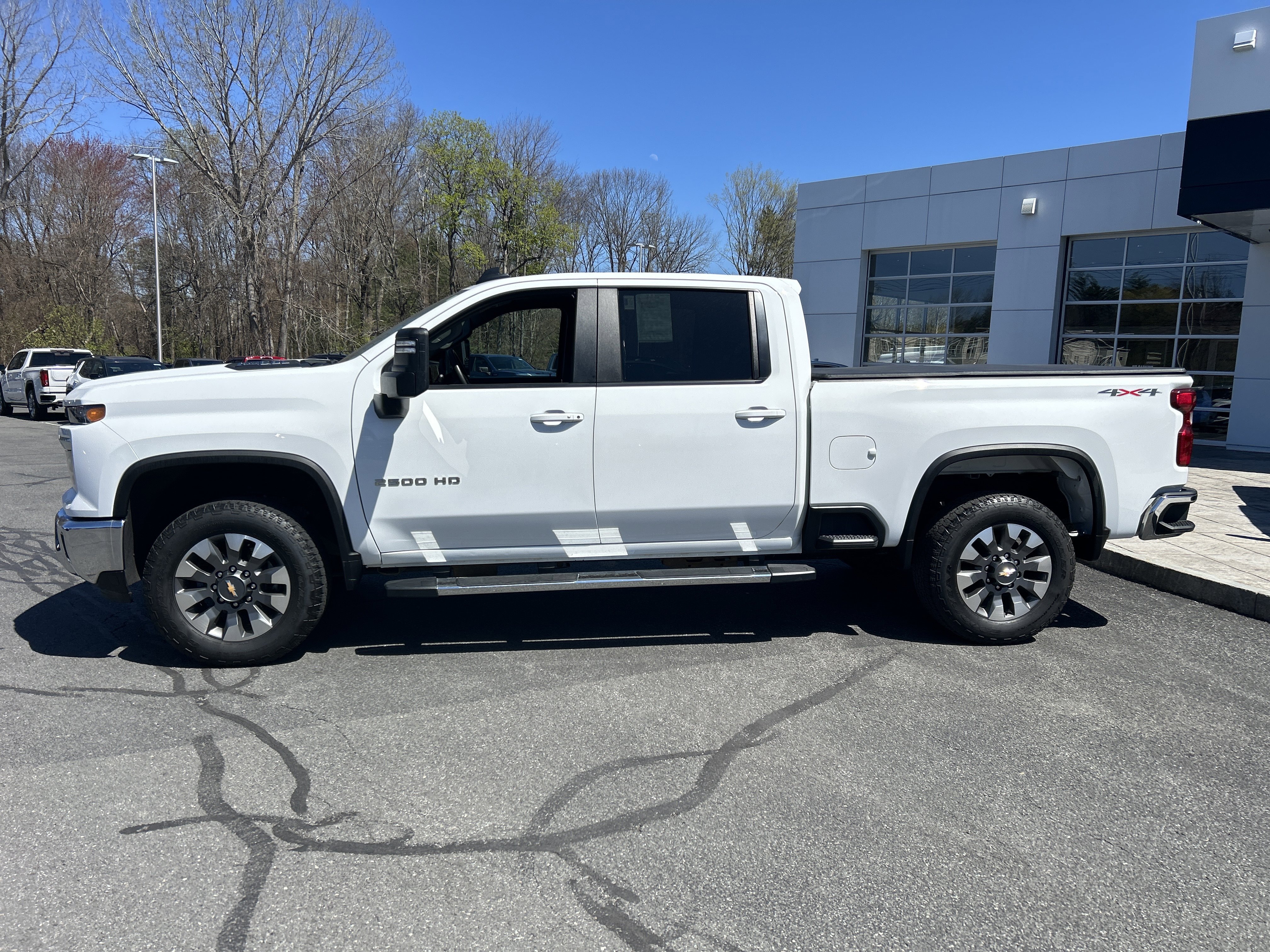 Used 2024 Chevrolet Silverado 2500 LT w/ Convenience Package AWD/4WD image 3