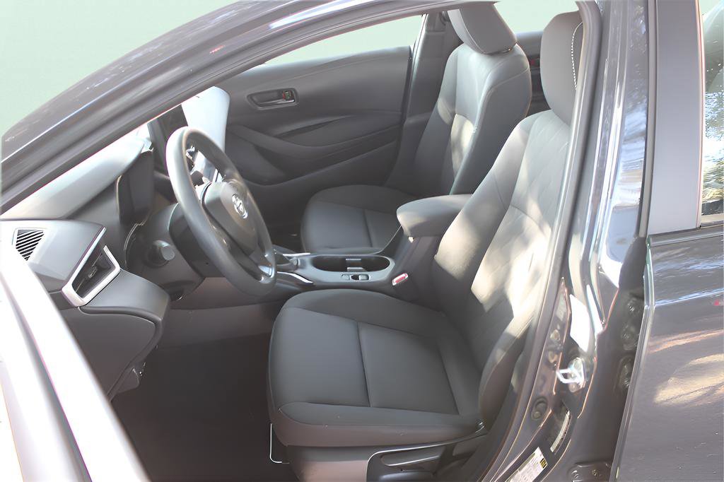 Used 2025 Toyota Corolla LE image 31