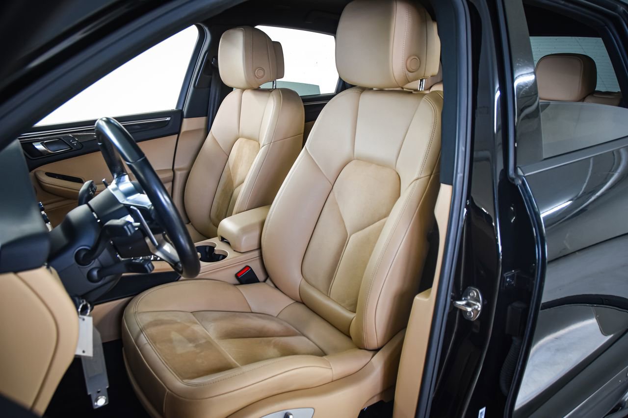 Certified 2018 Porsche Macan image 5