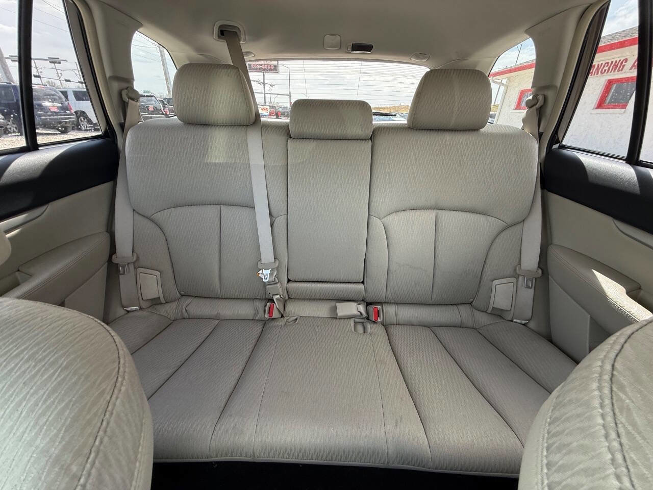 Used 2010 Subaru Outback 2.5i Premium AWD/4WD image 29