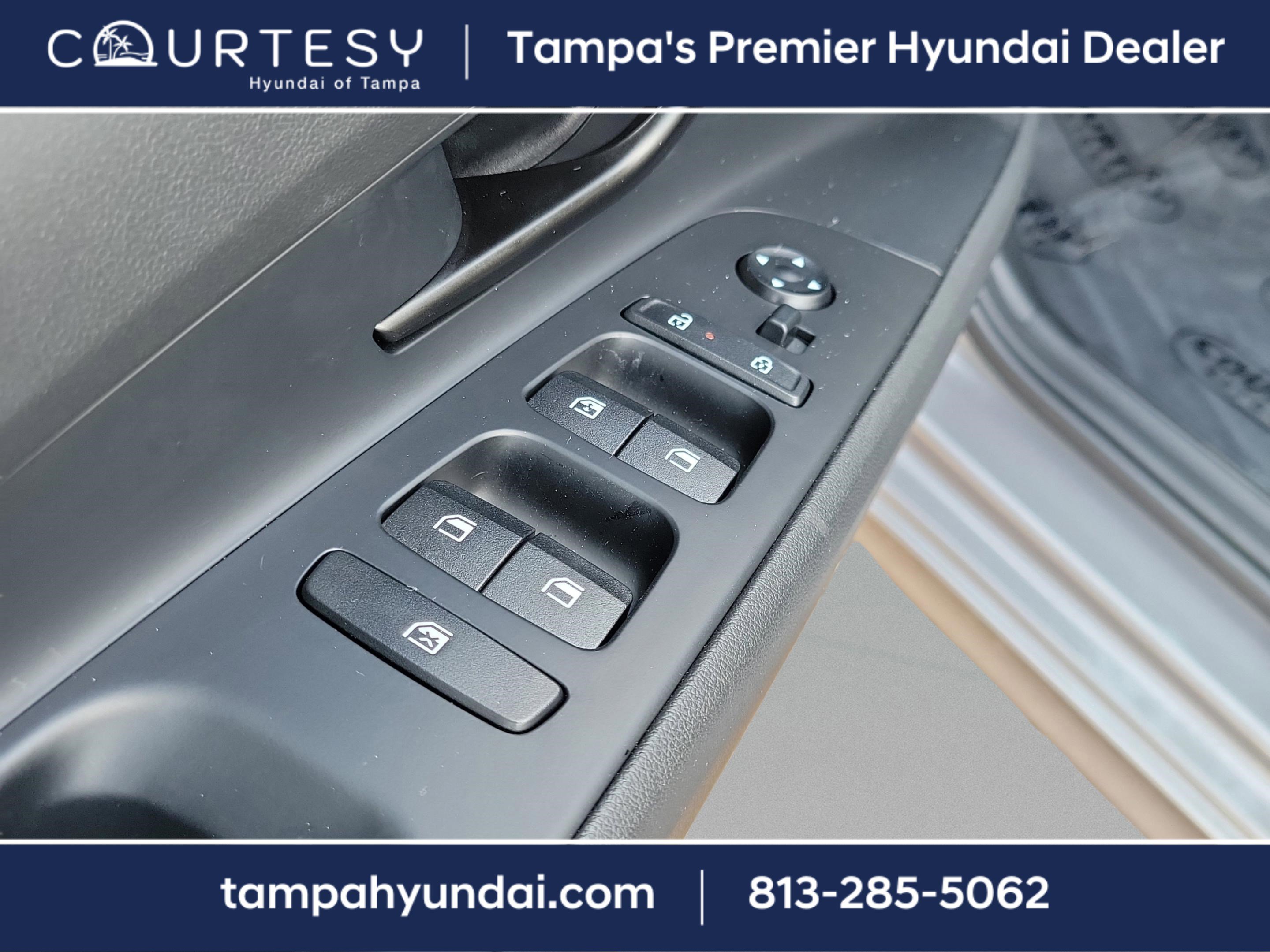 Certified 2025 Hyundai Elantra Sport image 24