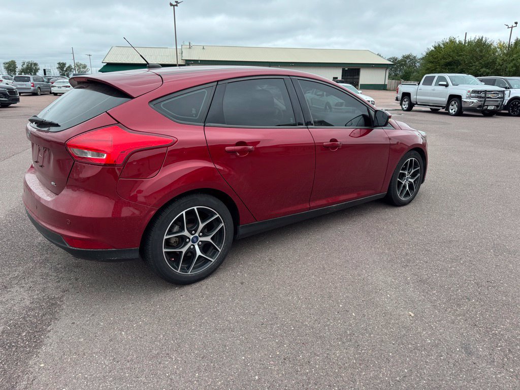Used 2017 Ford Focus SEL w/ Cold Weather Package FWD image 2