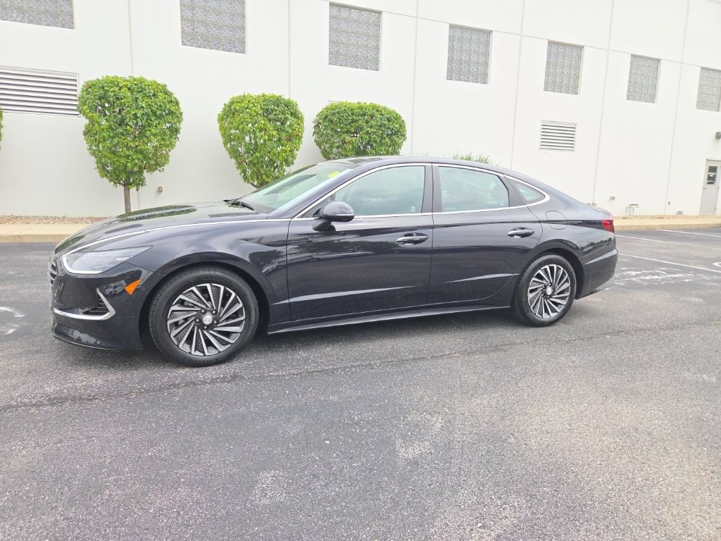 Certified 2023 Hyundai Sonata Limited FWD image 2