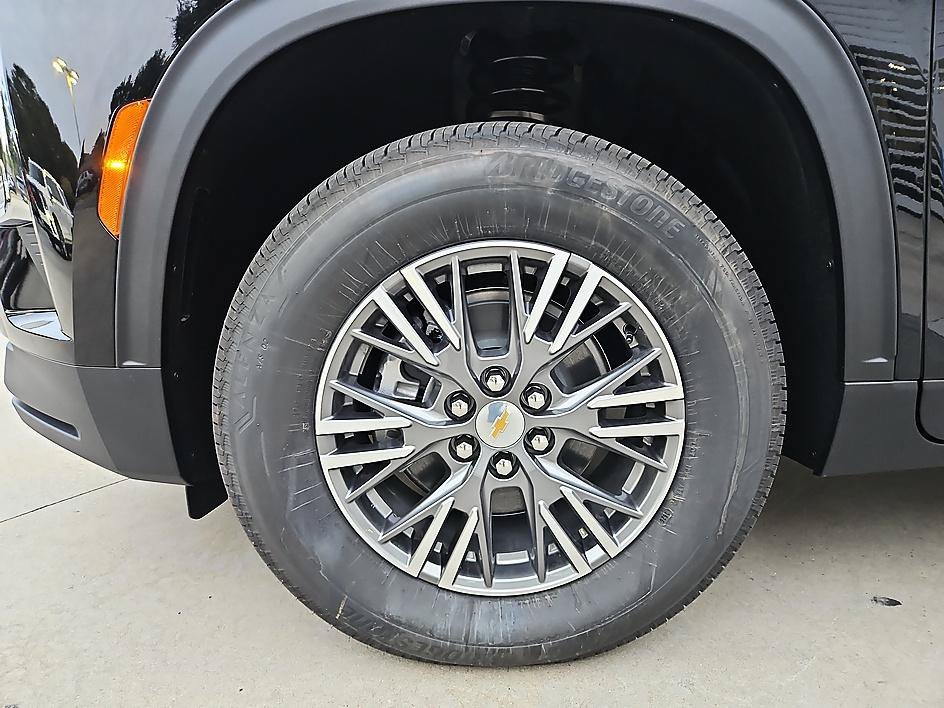 New 2027 Chevrolet Traverse LT FWD image 8