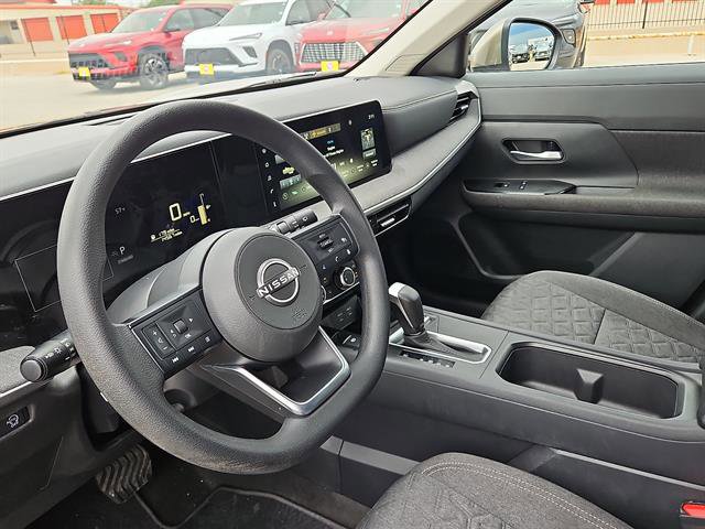 Used 2025 Nissan Kicks SV FWD image 12