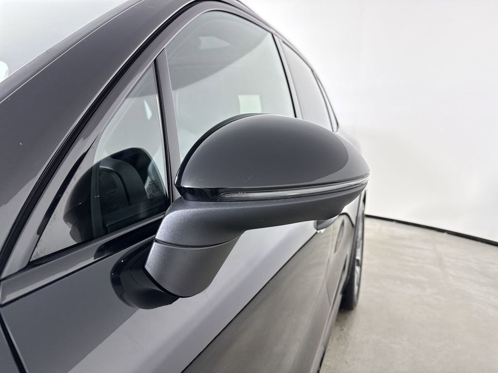 Certified 2025 Porsche Cayenne image 12