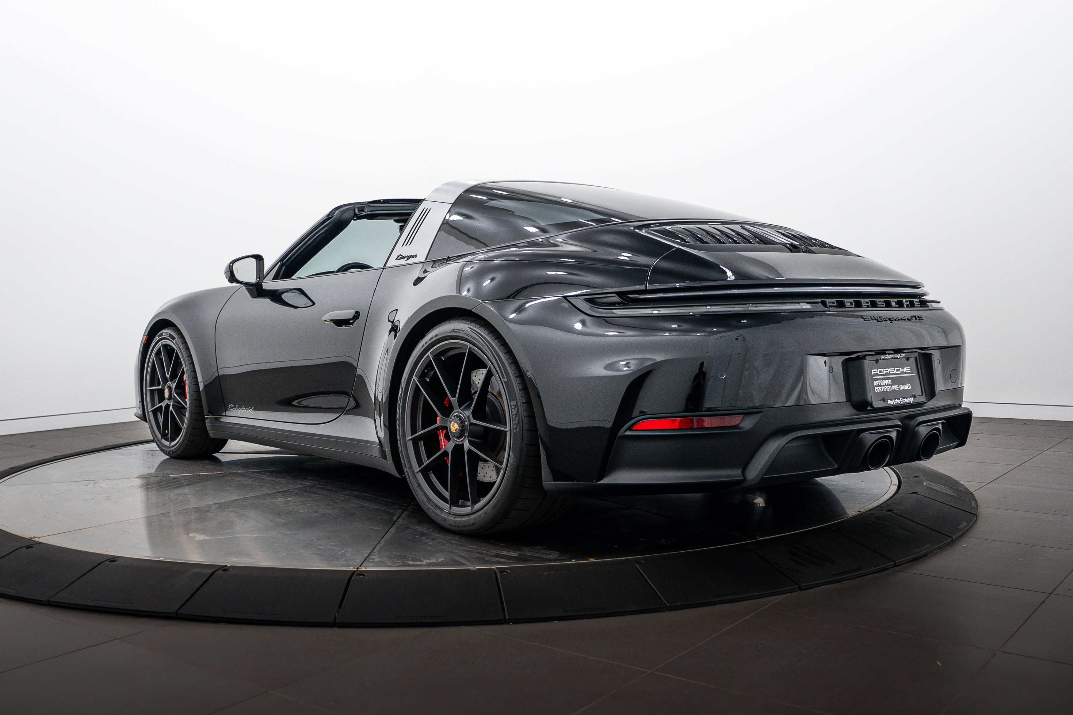 Certified 2025 Porsche 911 Targa 4 GTS AWD/4WD image 3