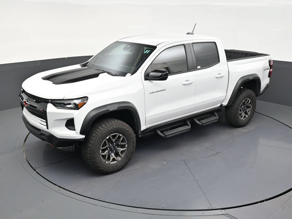 Used 2025 Chevrolet Colorado ZR2 AWD/4WD image 12