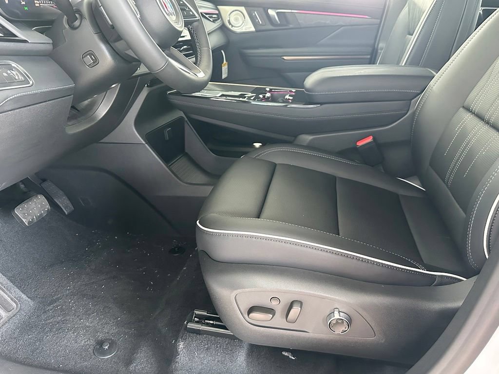 New 2026 Buick Enclave Avenir w/ Super Cruise Package FWD image 13