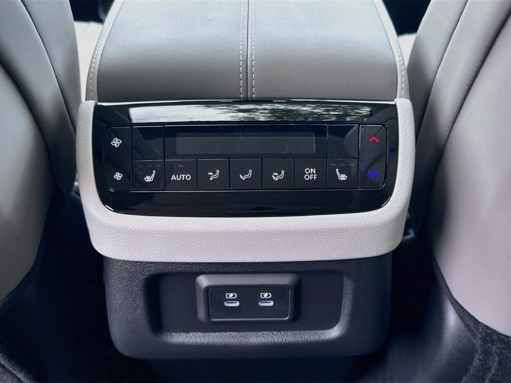 Used 2027 INFINITI QX60 Luxe w/ Cargo Package FWD image 28