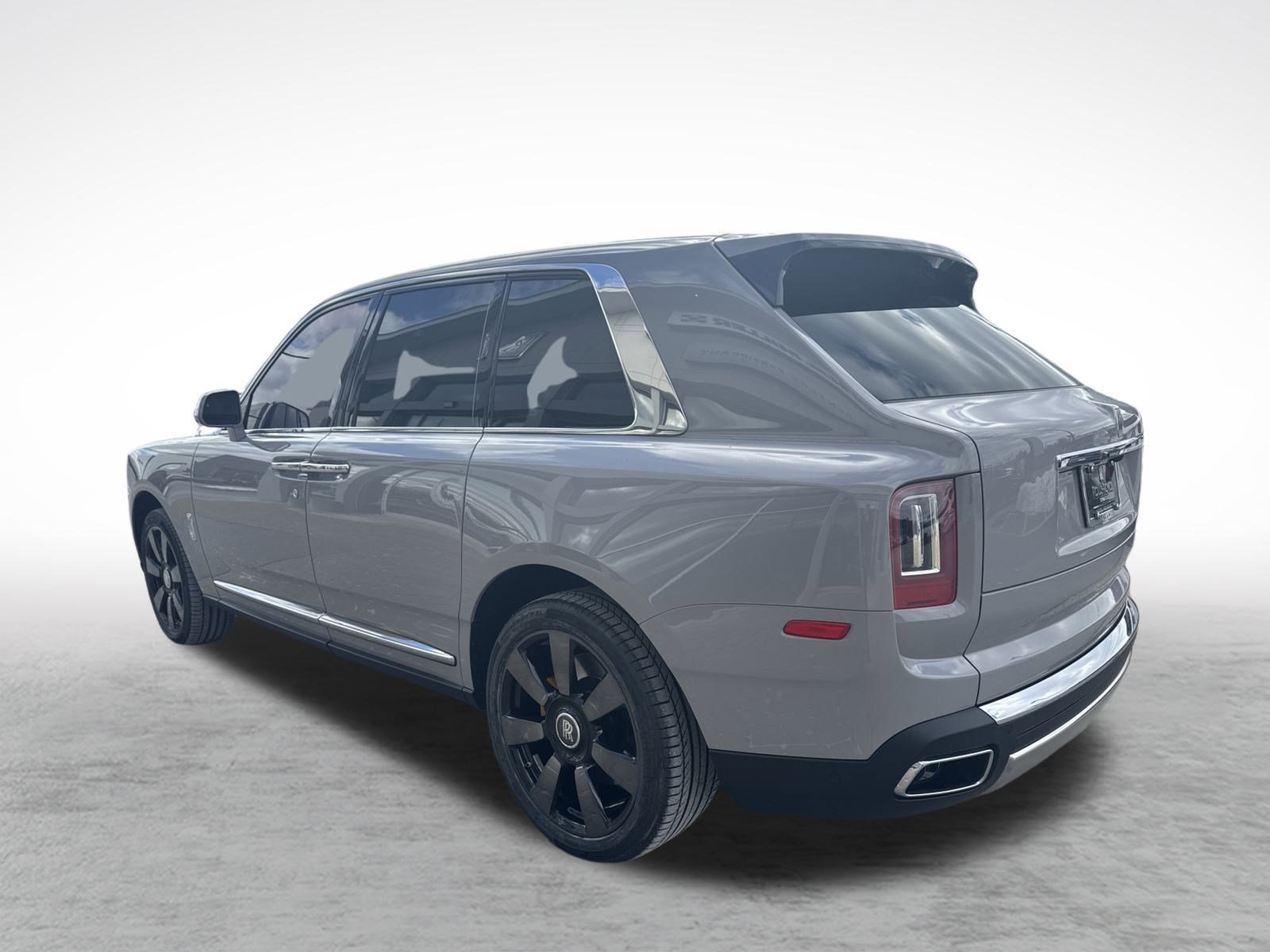 Certified 2024 Rolls-Royce Cullinan w/ Interior Detailing Package AWD/4WD image 3
