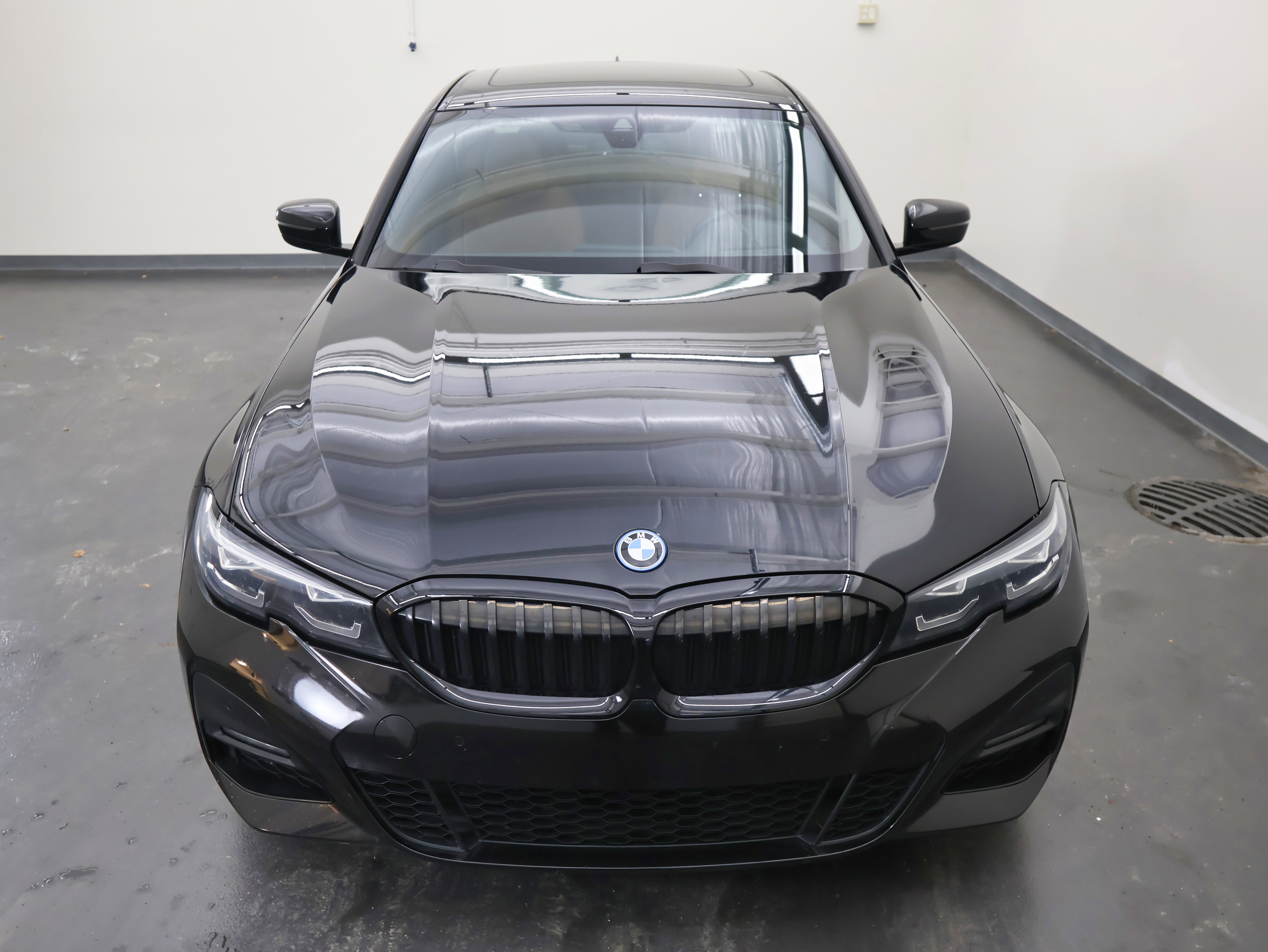 Used 2022 BMW 330e xDrive w/ M Sport Package image 9