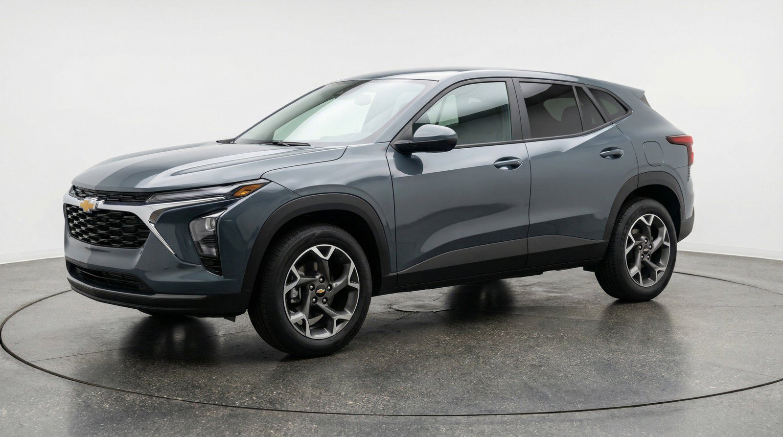 Used 2025 Chevrolet Trax LT FWD image 3