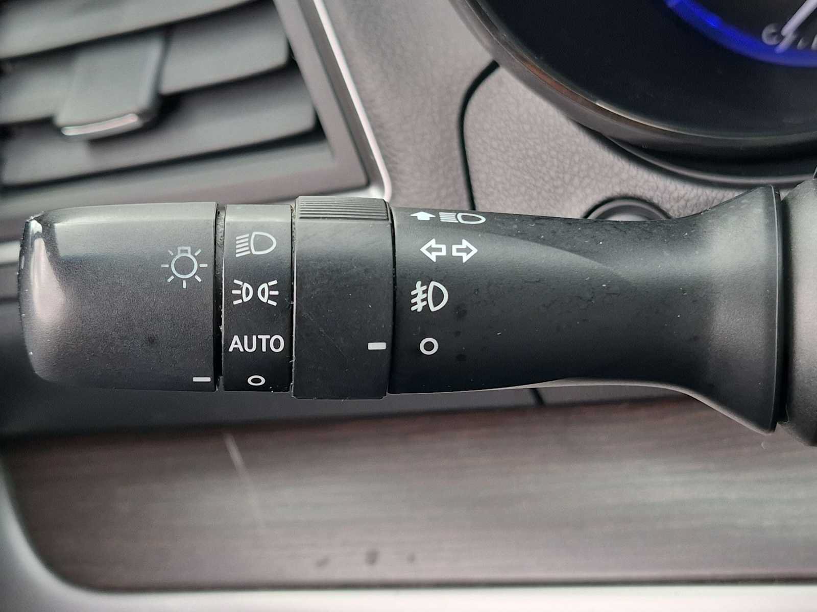Used 2016 Subaru Legacy 2.5i Limited AWD/4WD image 27
