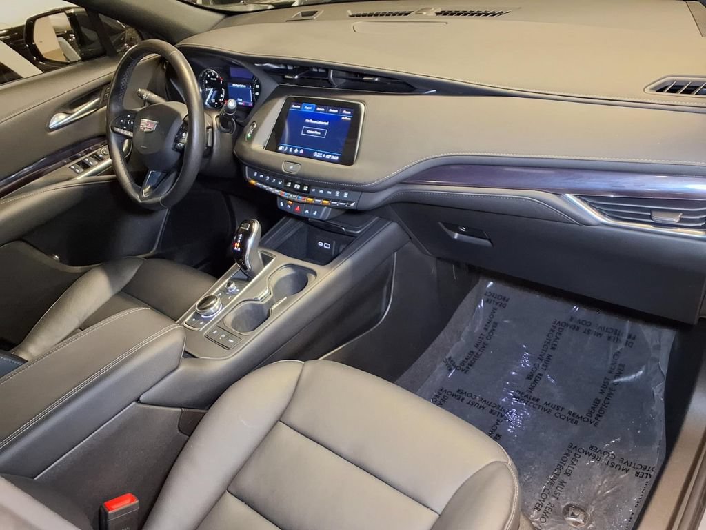 Certified 2023 Cadillac XT4 Luxury w/ Cold Weather Package FWD image 25