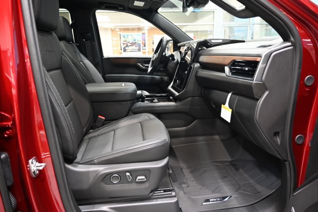 New 2026 GMC Yukon XL Denali w/ Sun & Power Step Package AWD/4WD image 12