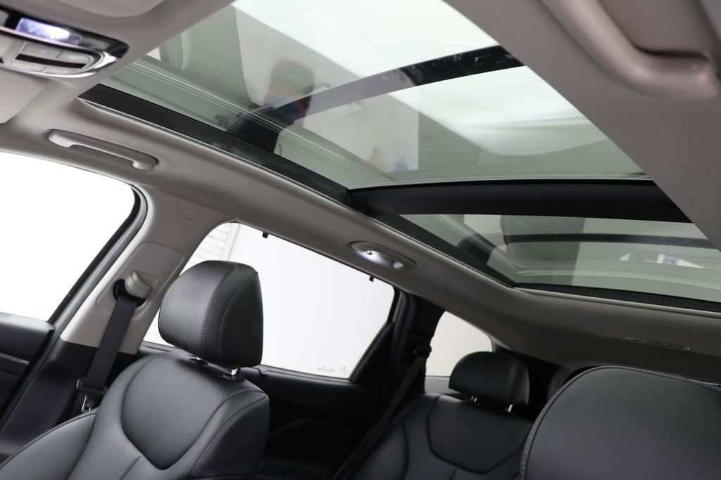 Used 2023 Hyundai Santa Fe SEL w/ Premium Package image 17