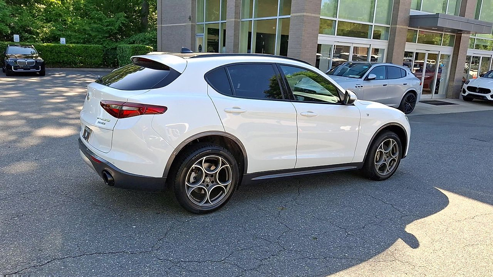 Used 2023 Alfa Romeo Stelvio Ti AWD/4WD image 8
