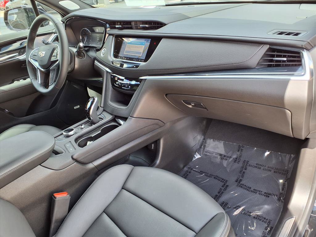 Certified 2024 Cadillac XT5 Premium Luxury FWD image 8