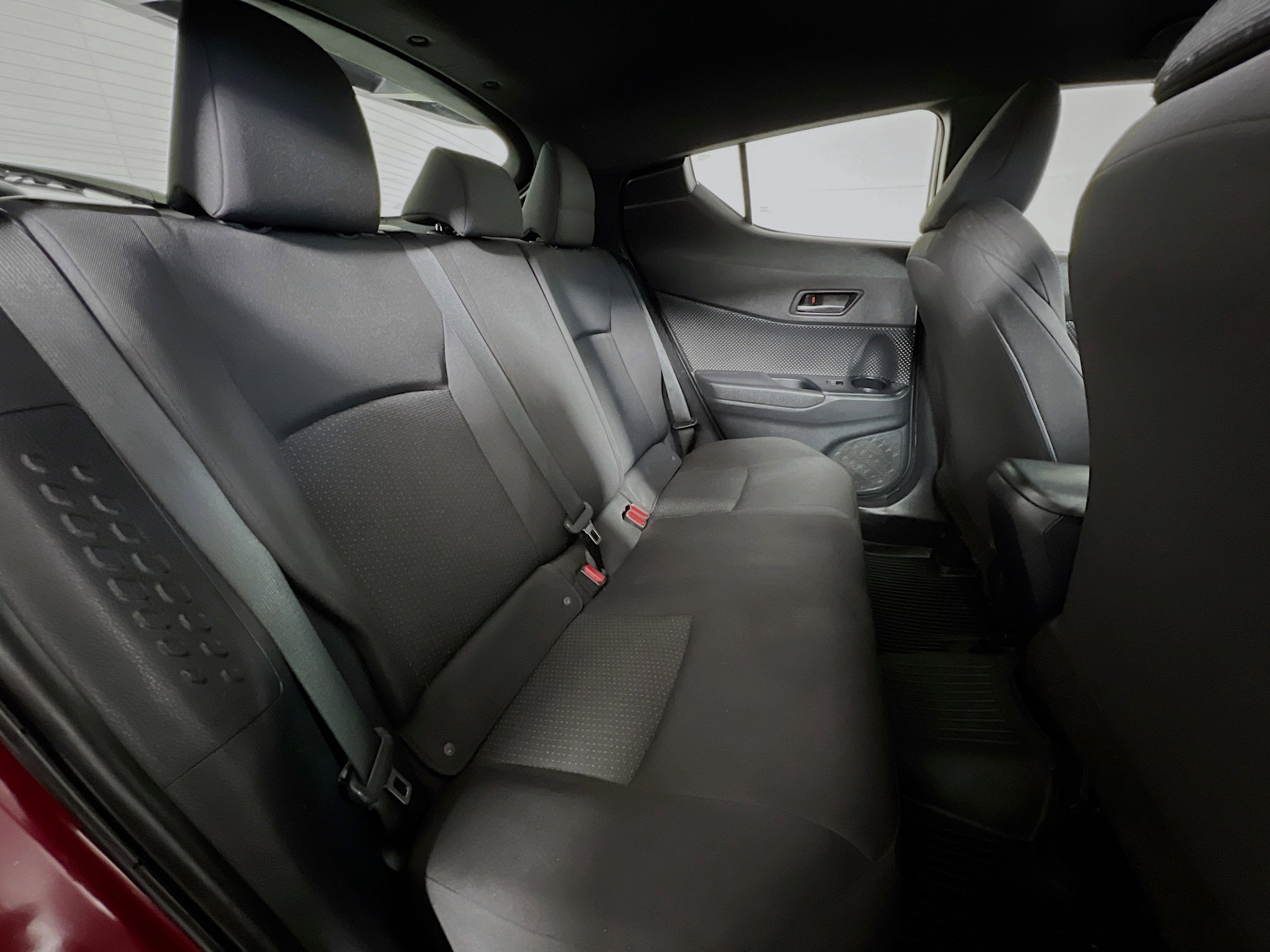 Used 2019 Toyota C-HR XLE FWD image 22