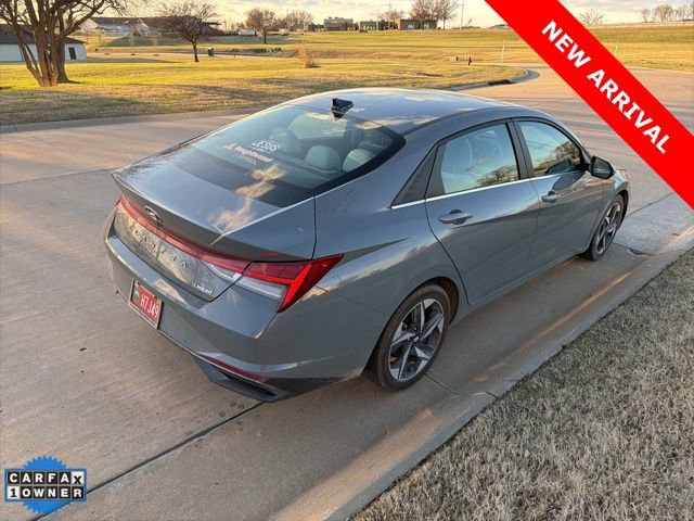Used 2021 Hyundai Elantra Limited image 3