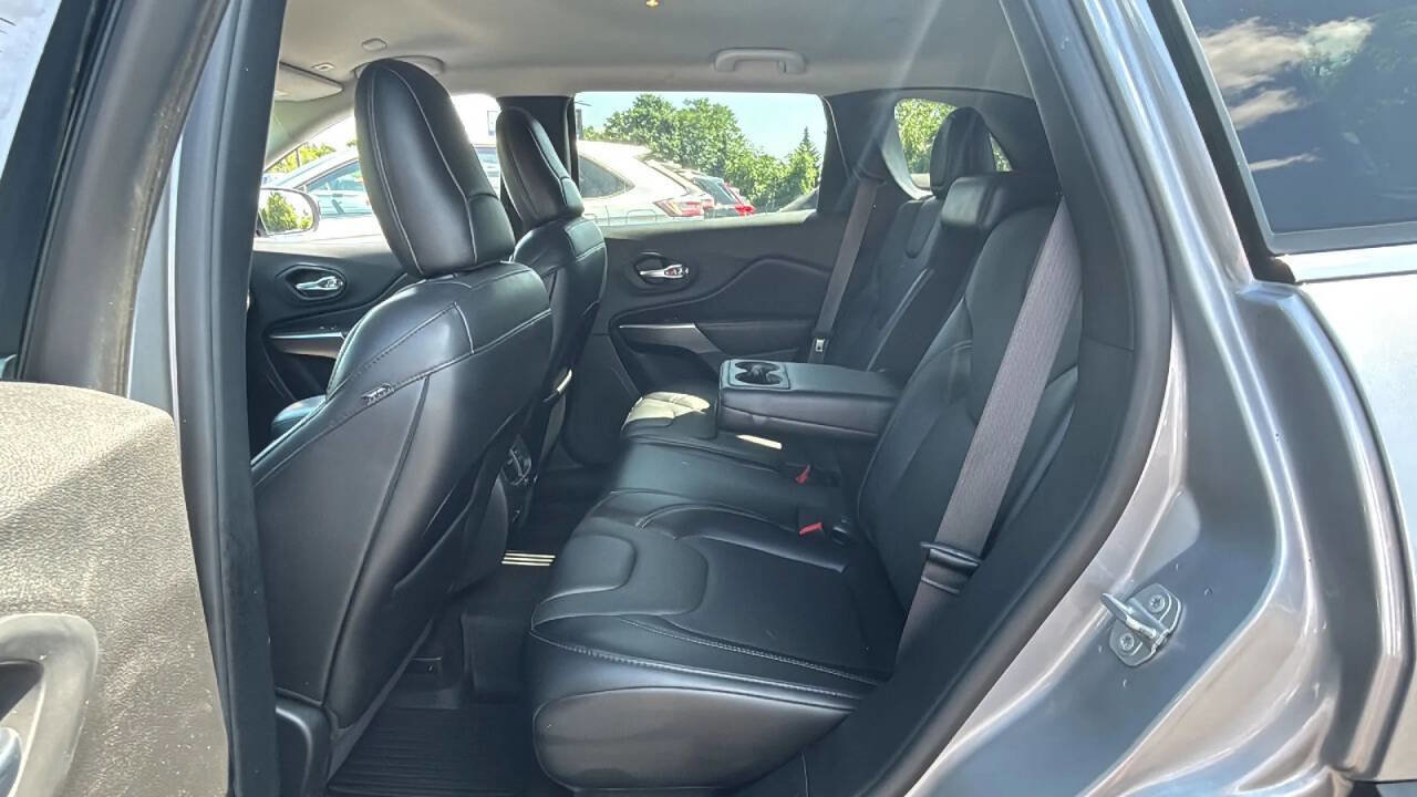 Used 2019 Jeep Cherokee Limited image 13