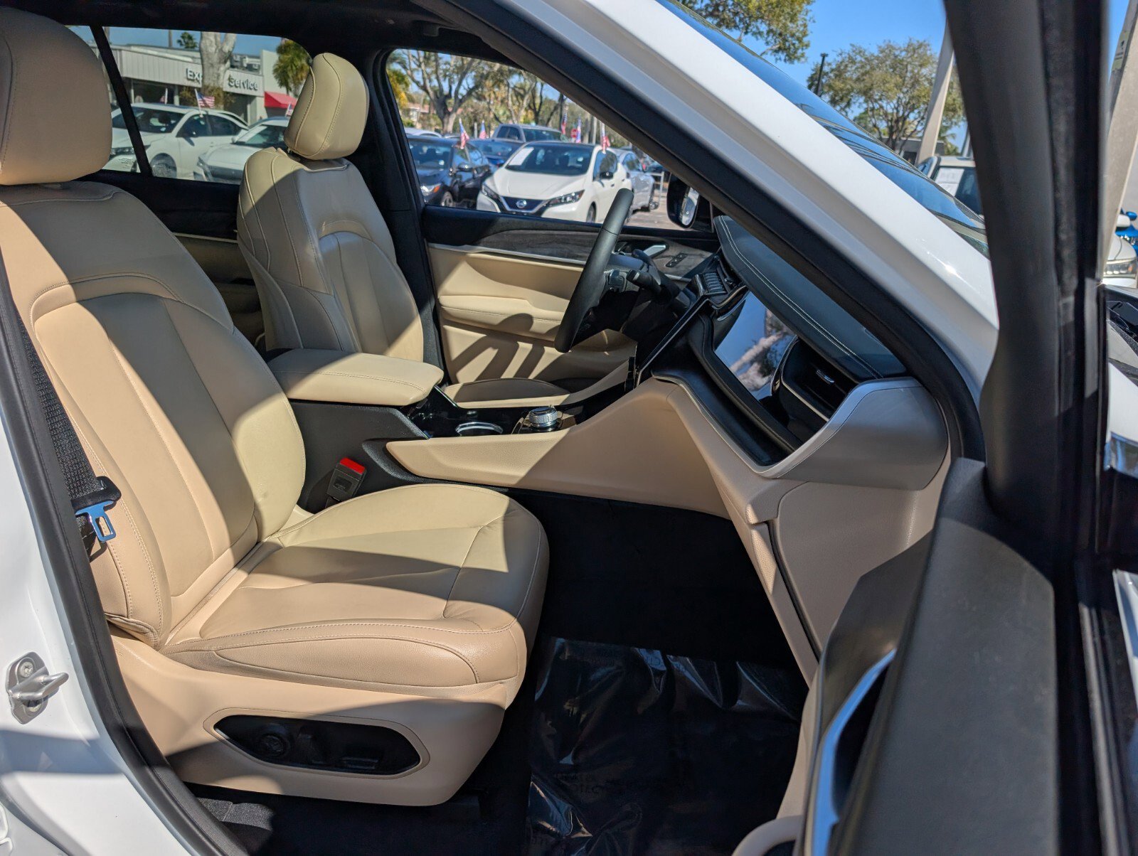 Used 2022 Jeep Grand Cherokee Limited 4xe image 21