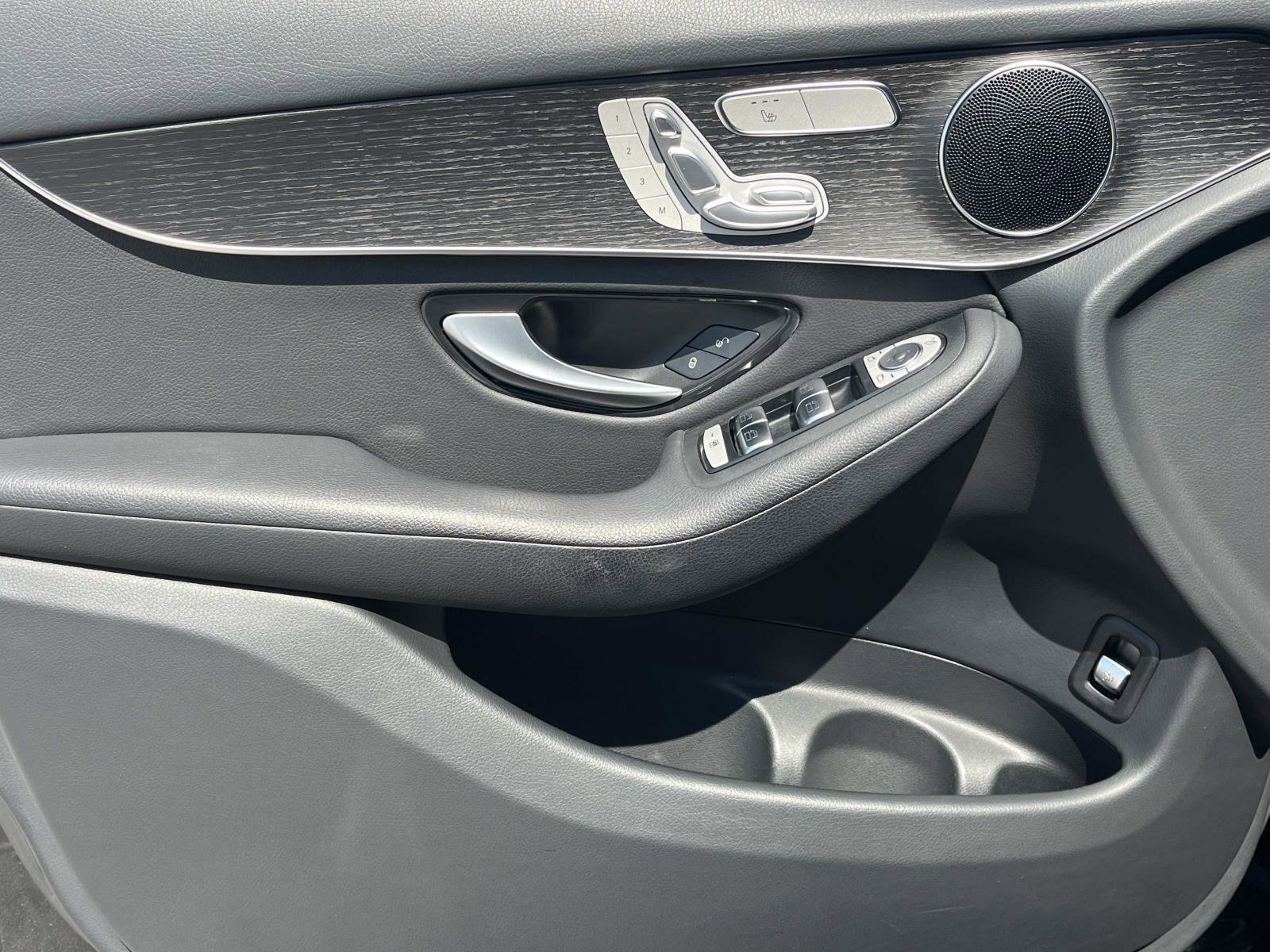 Certified 2022 Mercedes-Benz GLC 300 image 19