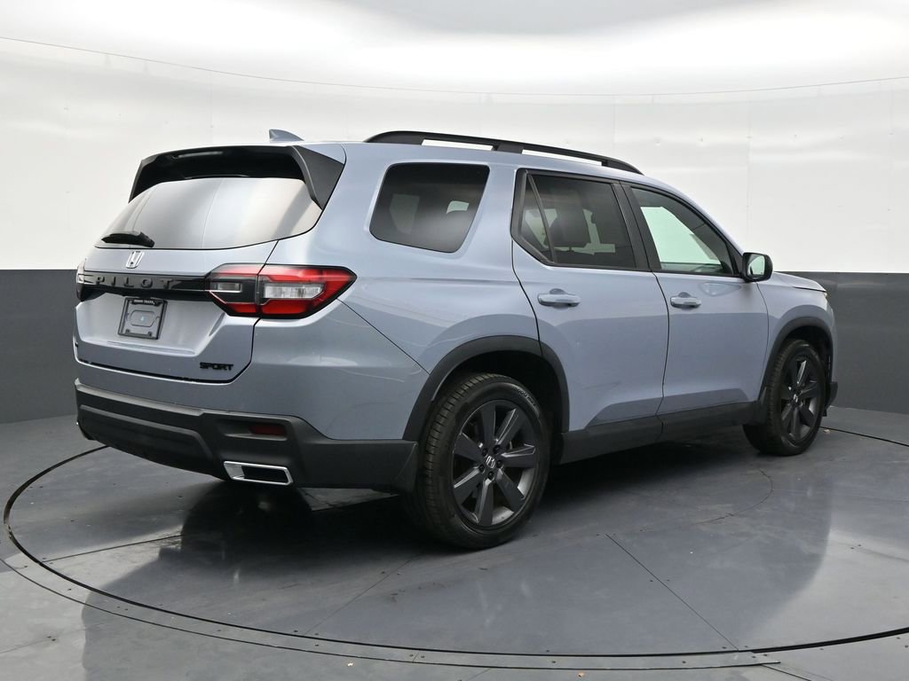 Used 2023 Honda Pilot Sport image 5