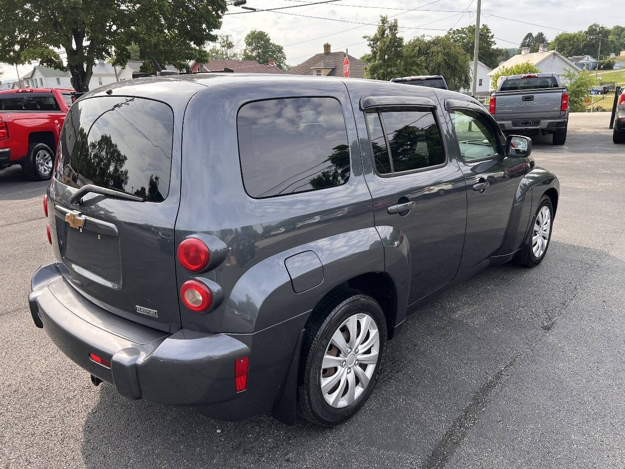 Used 2010 Chevrolet HHR LS FWD image 6