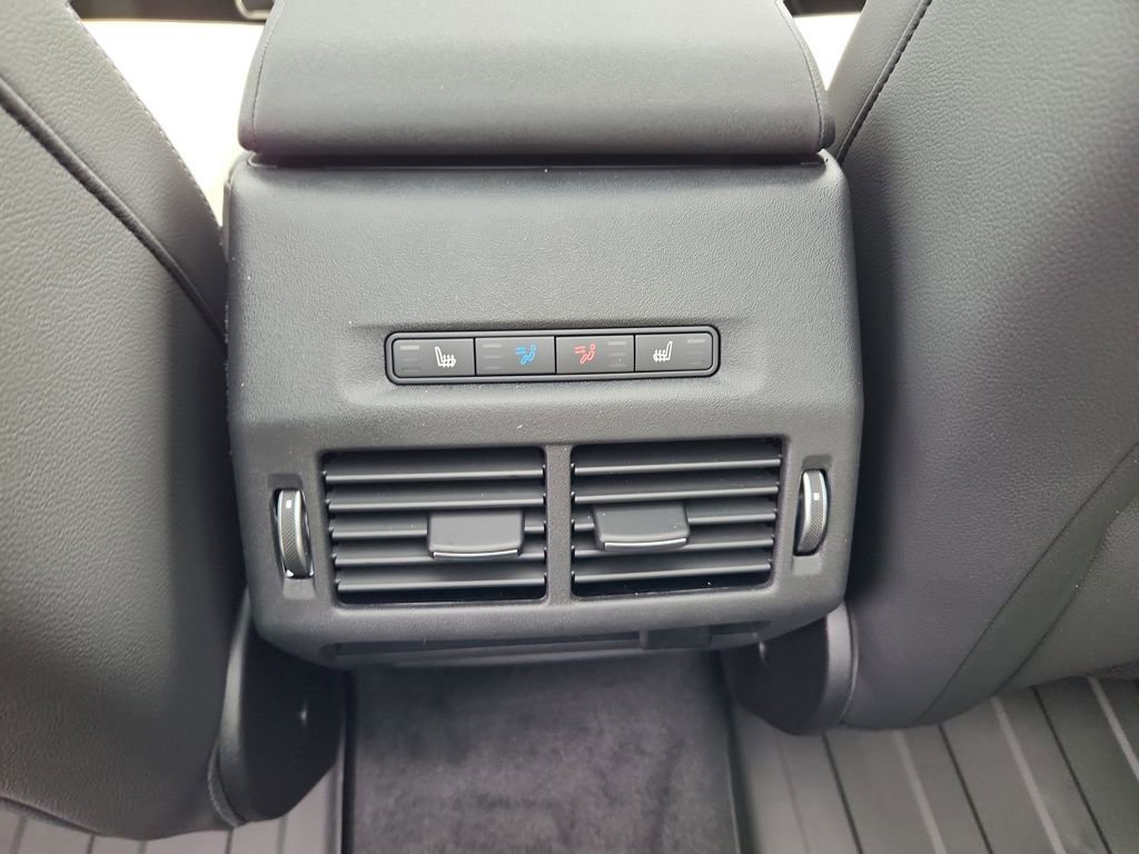 New 2026 Land Rover Discovery Sport Landmark image 26