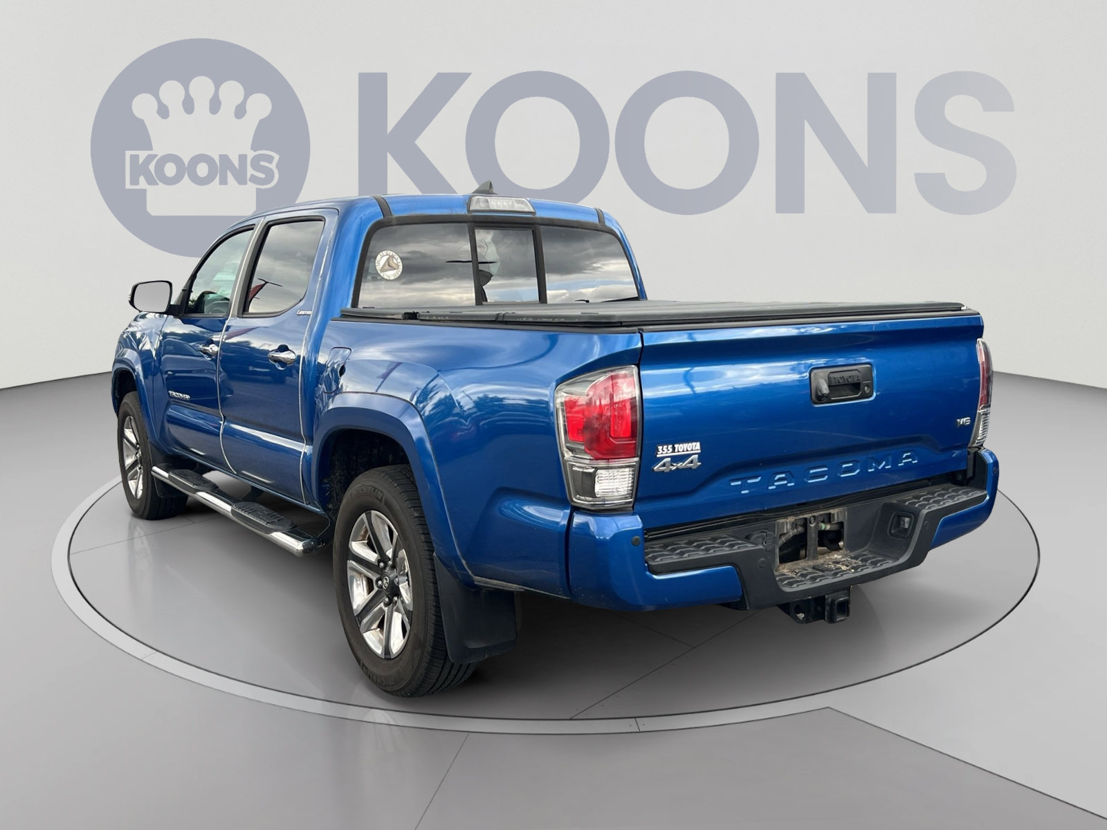 Used 2016 Toyota Tacoma Limited w/ Towing Package AWD/4WD image 4