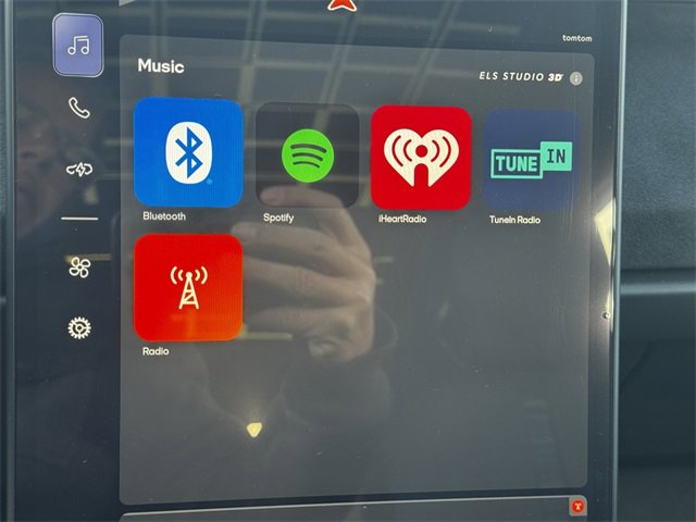 Used 2023 Fisker Ocean Extreme image 32