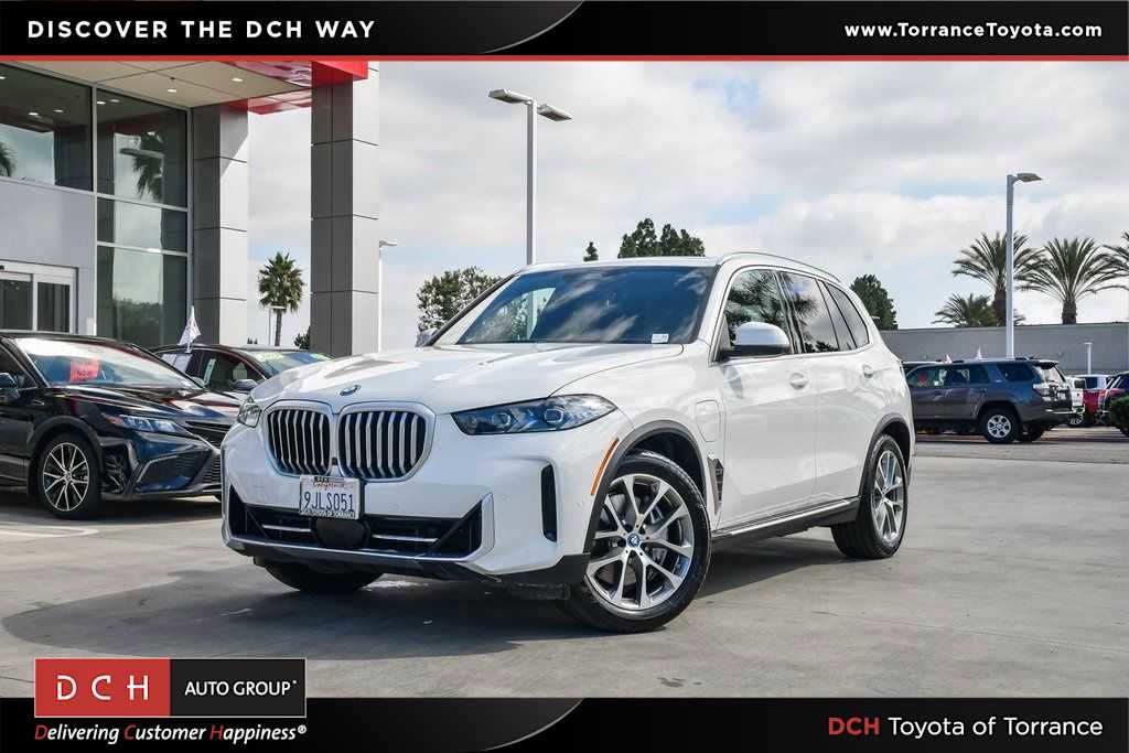 Used 2024 BMW X5 xDrive50e image 1
