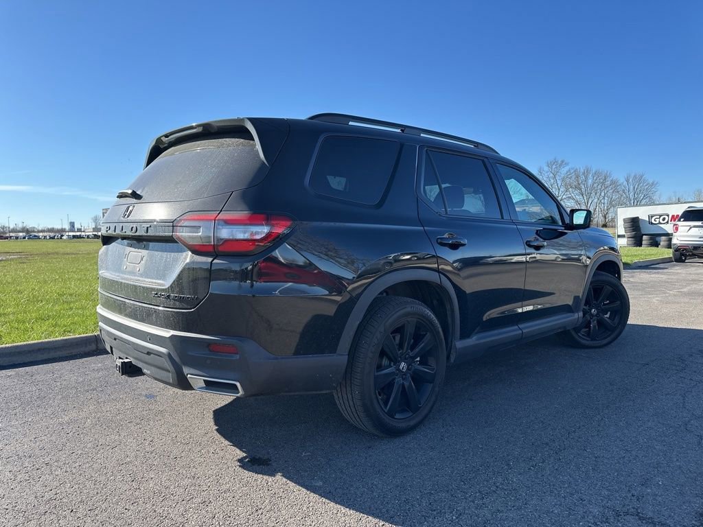 Used 2025 Honda Pilot Black Edition image 14