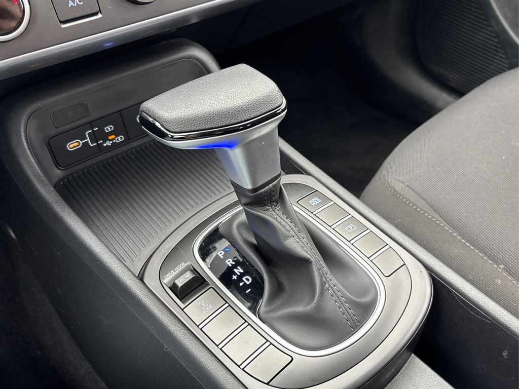 Used 2024 Hyundai Kona SE image 32