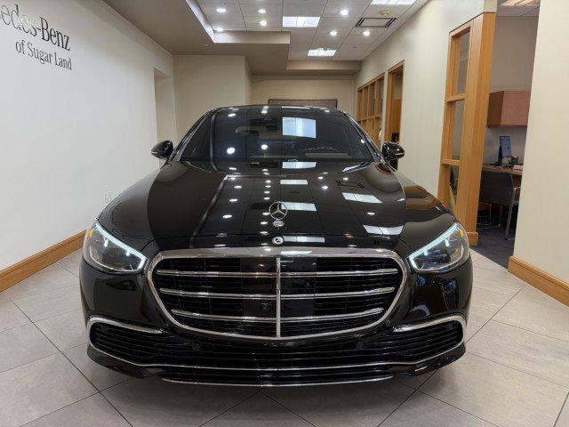 Certified 2025 Mercedes-Benz S 580 4MATIC Sedan image 2