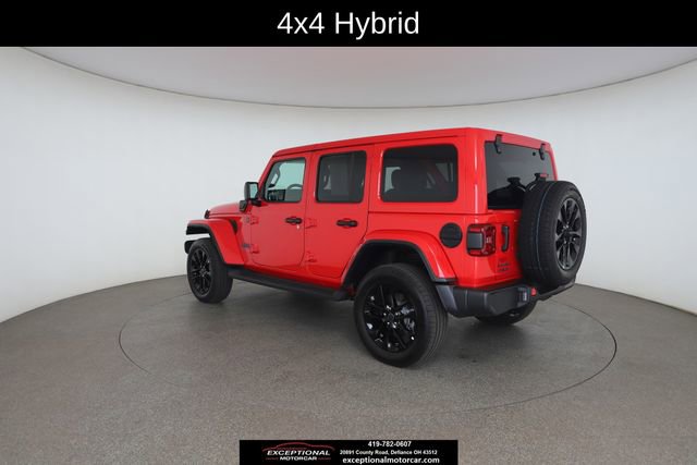 Used 2025 Jeep Wrangler Unlimited Sahara AWD/4WD image 11
