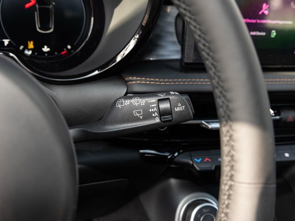 New 2026 Alfa Romeo Tonale w/ Black Premium Package image 30