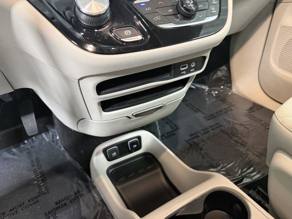 Used 2018 Chrysler Pacifica Touring Plus image 20