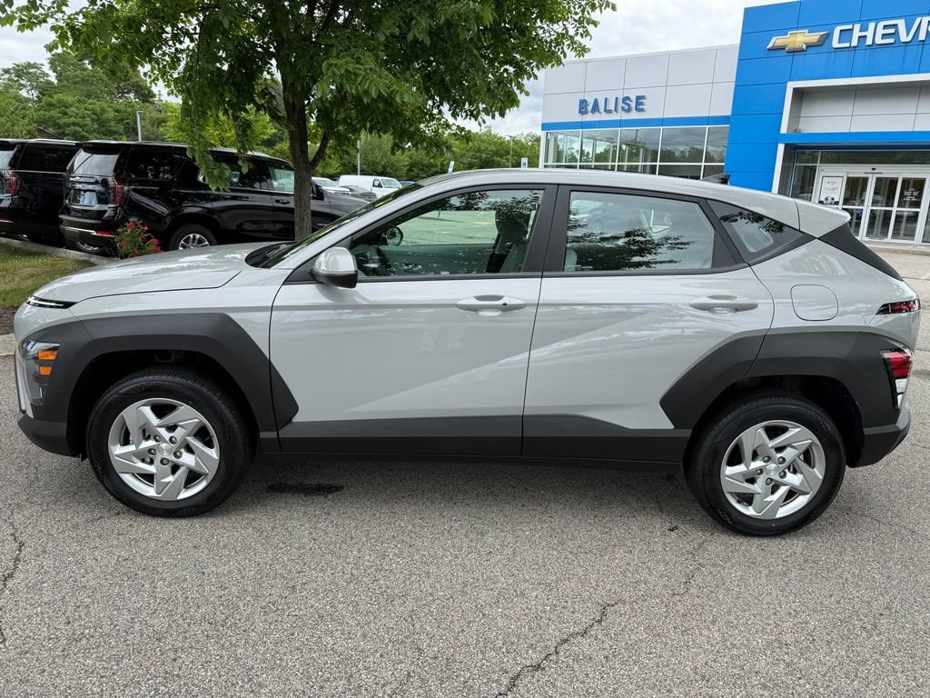 Used 2024 Hyundai Kona SE AWD/4WD image 2