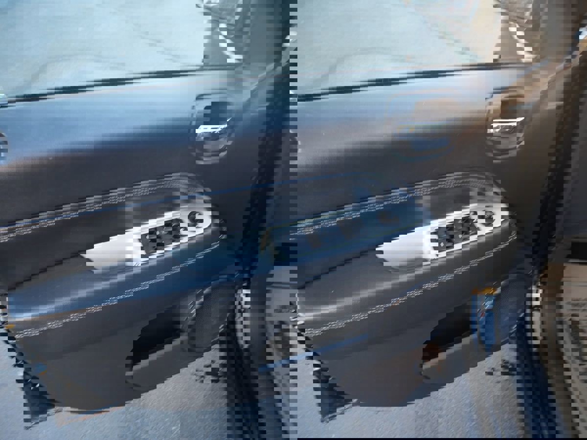 Used 2016 Jeep Compass Latitude image 17