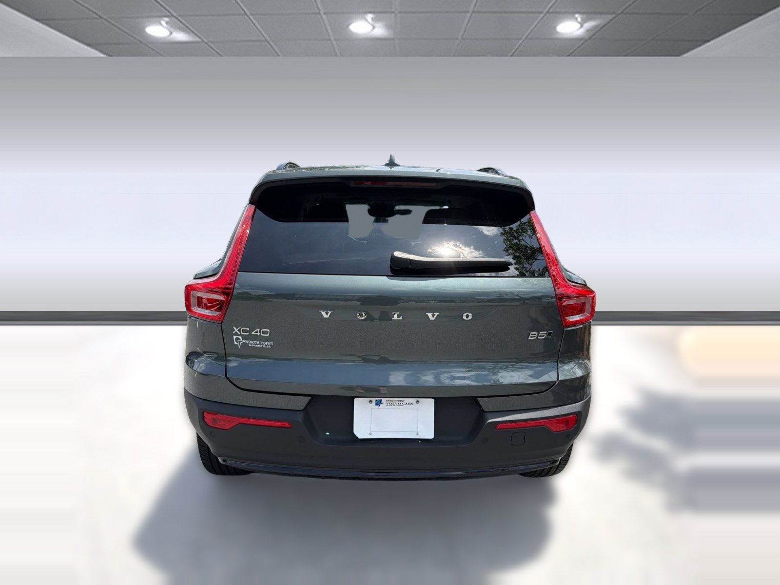 Certified 2026 Volvo XC40 B5 Plus AWD/4WD image 10