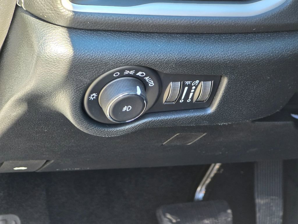 New 2026 Chrysler Pacifica Select image 31