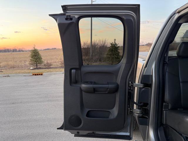 Used 2013 Chevrolet Silverado 2500 LTZ w/ LTZ Plus Package image 31