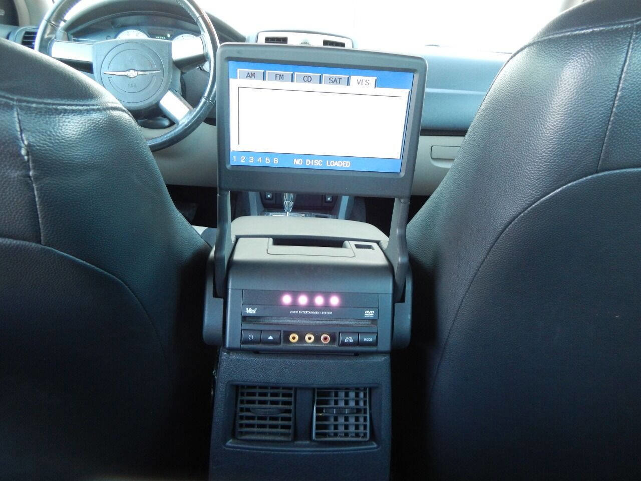 Used 2006 Chrysler 300 Touring RWD image 4