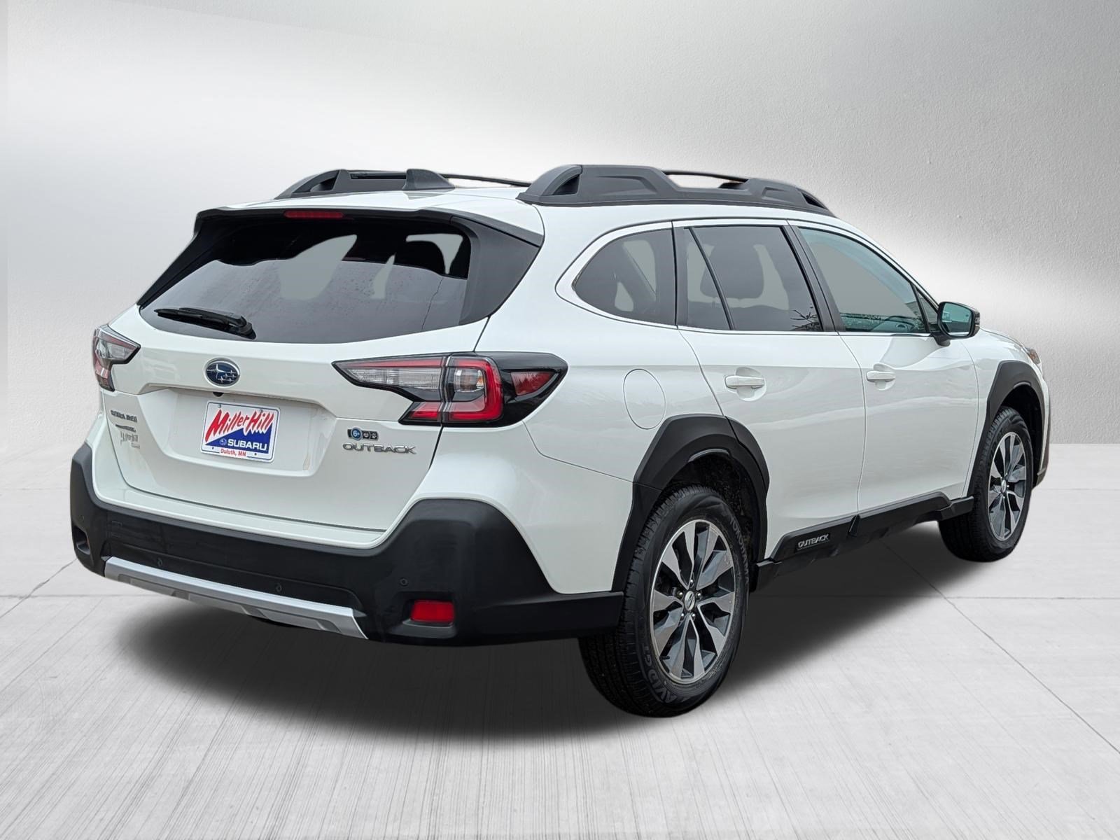 Used 2023 Subaru Outback Limited image 7