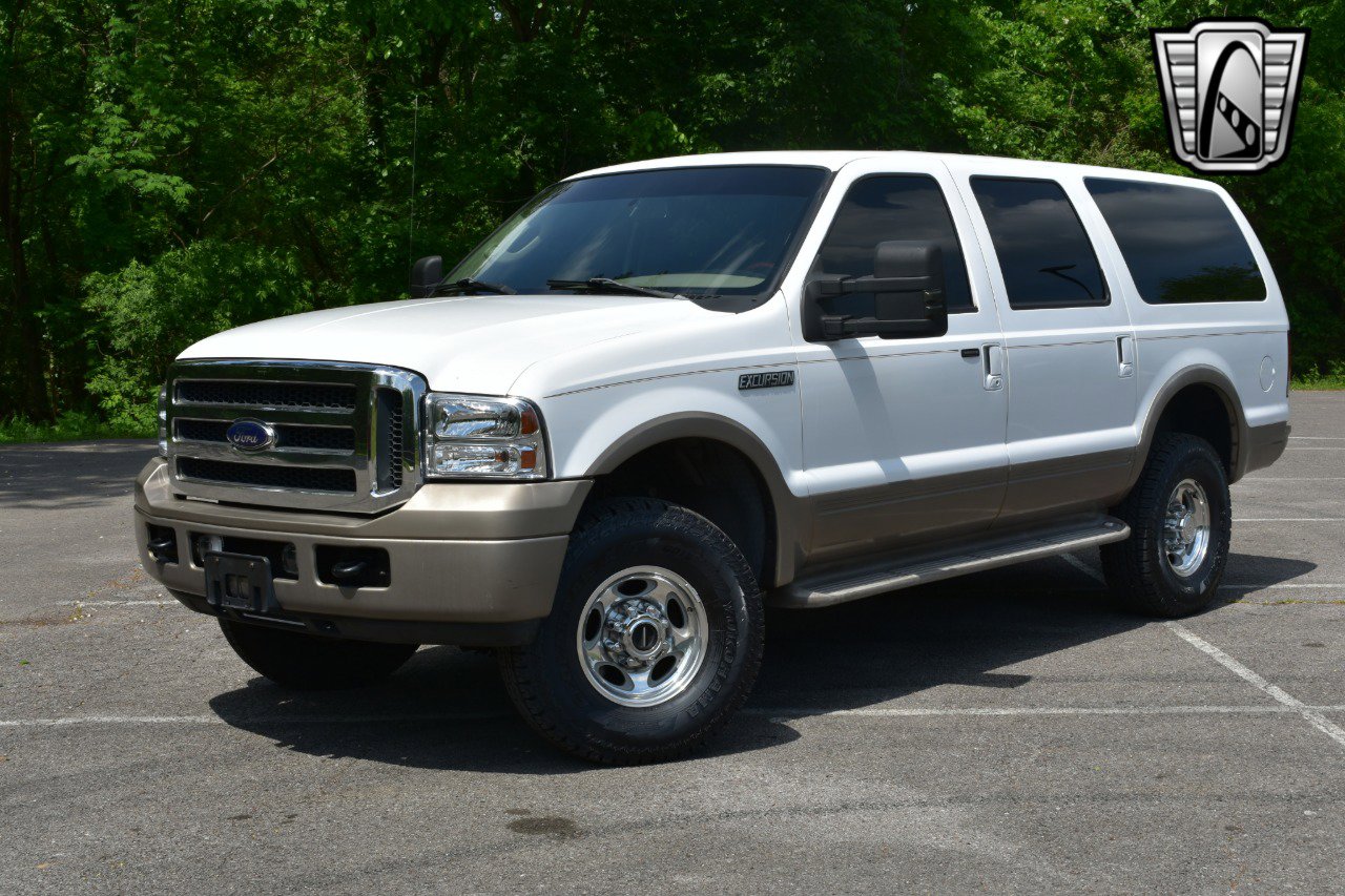 Used 2005 Ford Excursion Eddie Bauer image 2